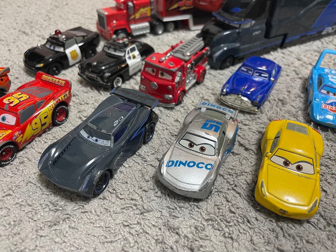 カーズ トミカ ミニカー トレーラーセット