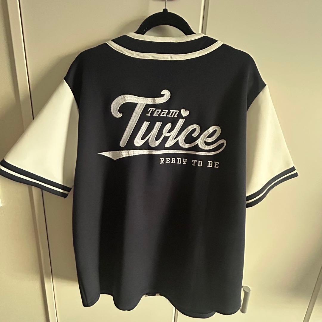TWICE READY TO BE モモ　ユニフォーム ベースボールシャツ
