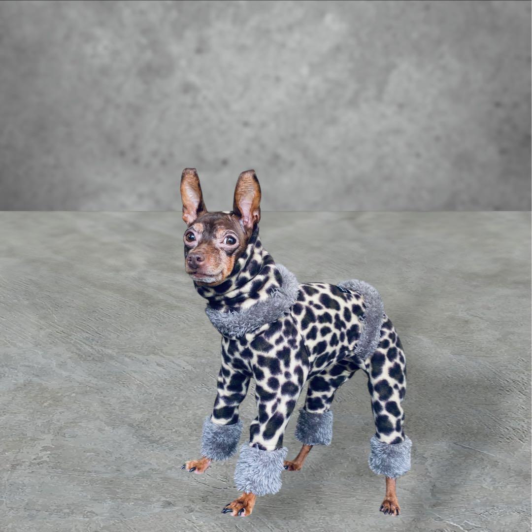 ⑳レオパードフリースロンパース