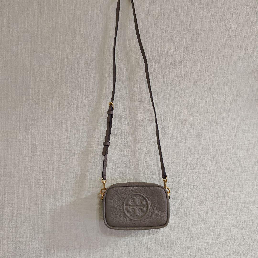 トリバーチ　ペリーボンベミニショルダー