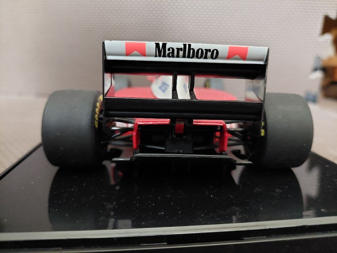 1/18 フェラーリ F93A #28　G.ベルガー Marlboroロゴ仕様