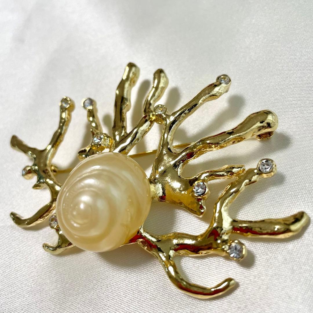 イヴサンローラン　ヴィンテージ　貝　ブローチ　シェル　ストーン　ゴールドカラー