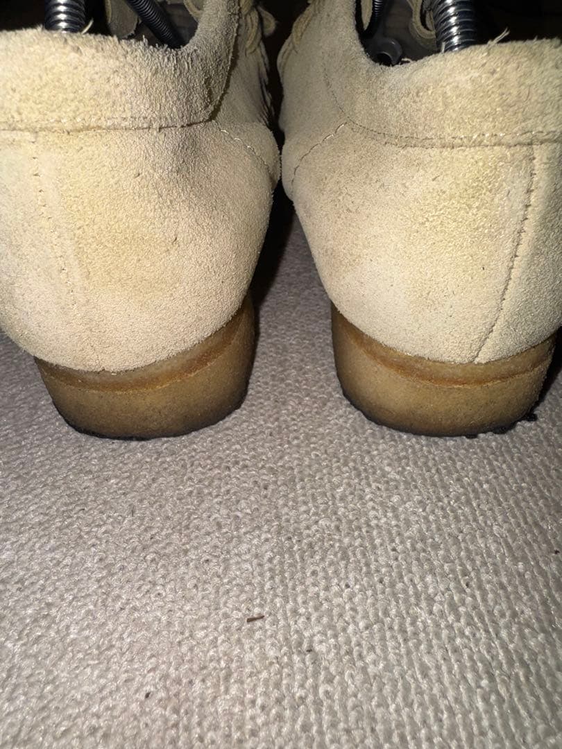 靴 clarks supreme wallabee