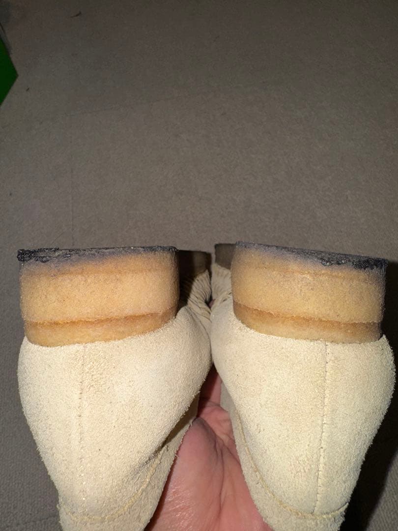 靴 clarks supreme wallabee