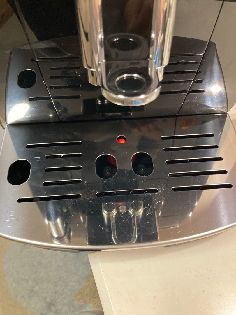 超美品　デロンギ 全自動エスプレッソマシン　マグニフィカS ECAM23120