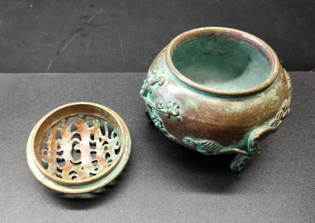 高岡銅器 香炉 須賀月芳 造 蝋型鋳銅 三友文香炉 松竹梅紋様 共箱