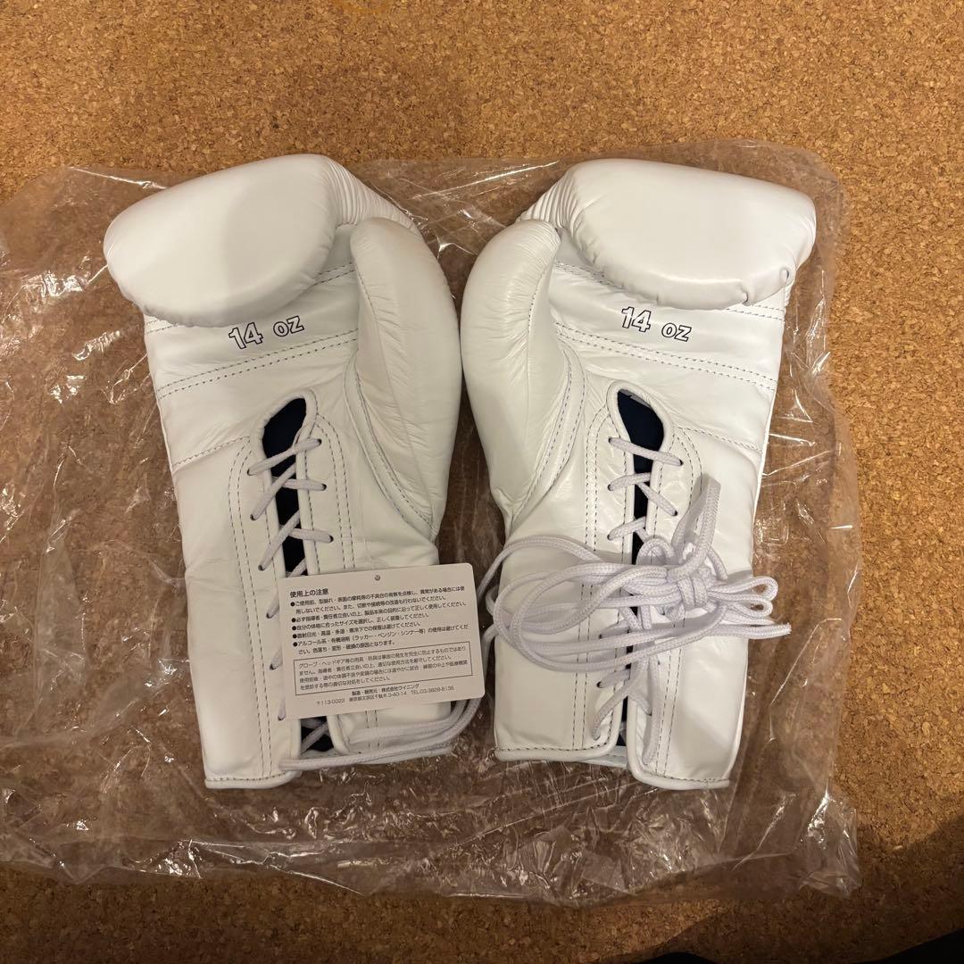 正規品 新品未使用winning ボクシンググローブ 14oz ホワイト 紐式