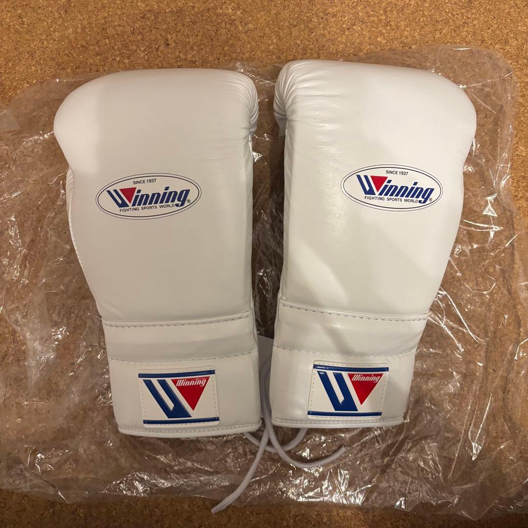 正規品 新品未使用winning ボクシンググローブ 14oz ホワイト 紐式