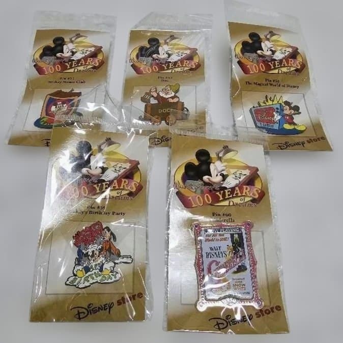 DisneyStore ウォルトディズニー生誕100周年　ピンバッジ まとめ売り