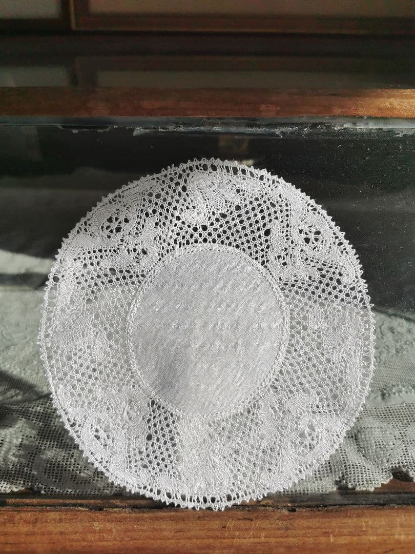 アンティーク ベルギー 透かしボビン編みレースドイリー 4羽の白鳥 フランダース
