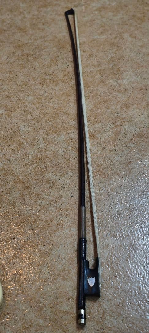 1900年代ドイツマルクノイキルヘントバイオリン 弓 4/4 盾型MOP ​