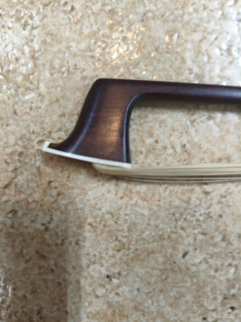 1900年代ドイツマルクノイキルヘントバイオリン 弓 4/4 盾型MOP ​