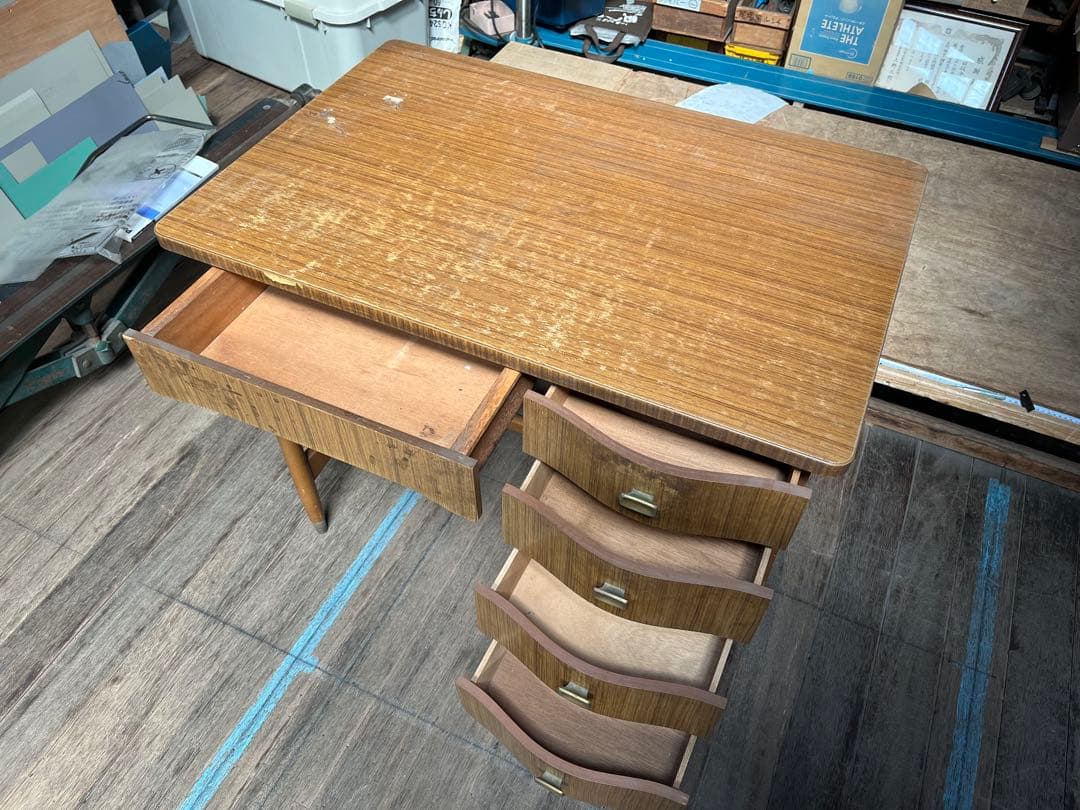 【希少】引き出しが曲線になっている机　アンティーク　レトロ