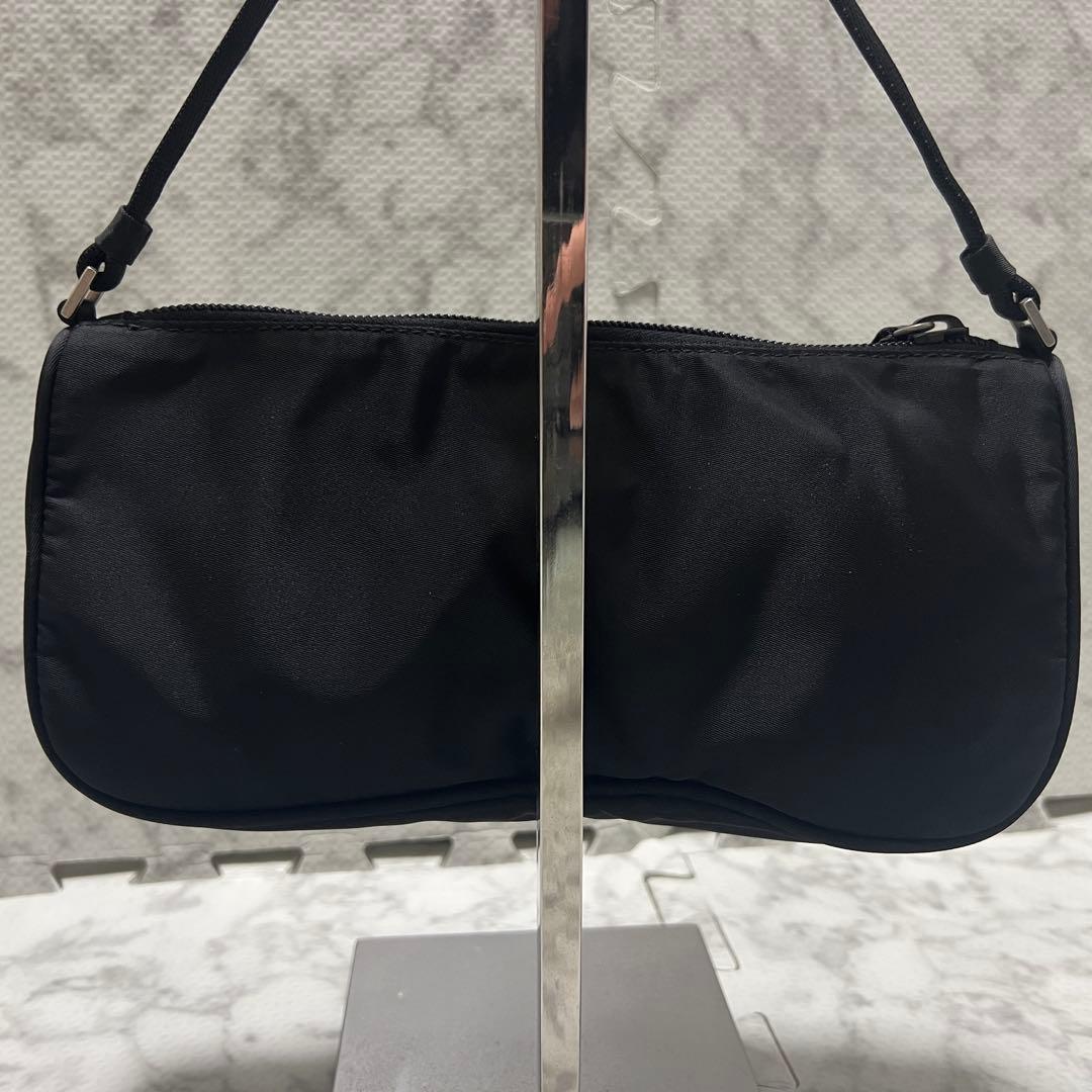 美品✨プラダ アクセサリーポーチ ハンドバッグ ナイロン 三角ロゴ ブラック
