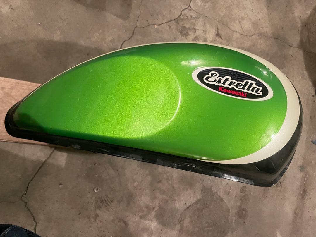 エストレヤ　タンク