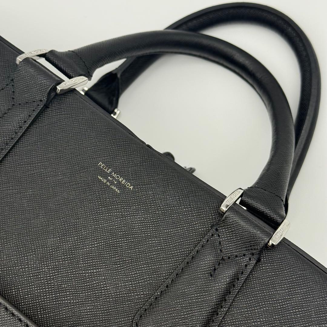 ペッレモルビダ キャピターノ ブリーフケース エンボスレザー A4 ブラック