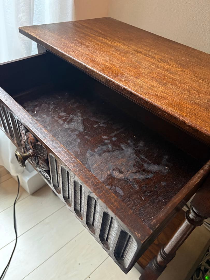 サイドテーブル　カフェテーブル 花台 アンティーク　木製　昭和レトロ