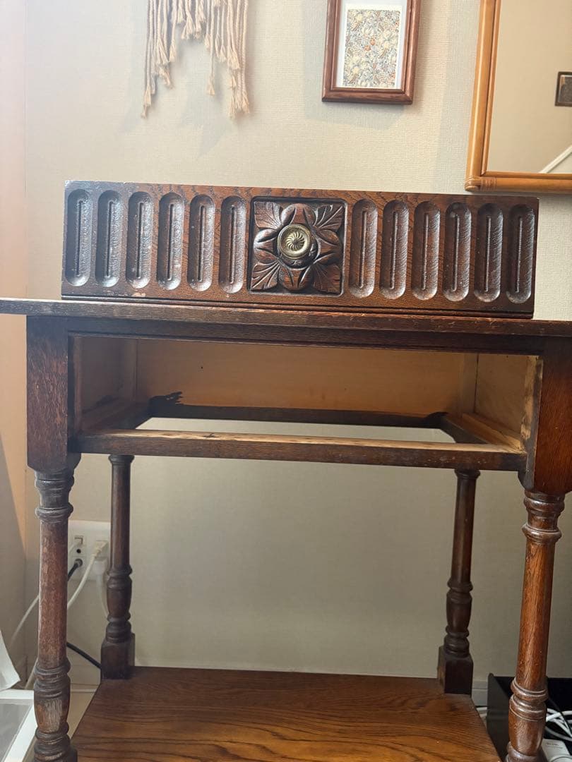 サイドテーブル　カフェテーブル 花台 アンティーク　木製　昭和レトロ