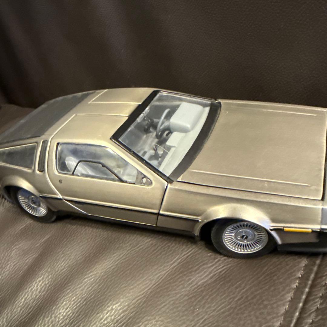 1/18ミニカー　DE LOREAN LK 1981