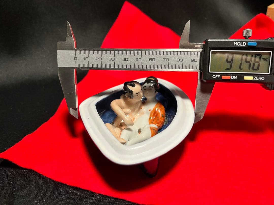 春画 陶器 貝合わせ 日本陶芸 骨董 しゅんが はまぐり型 置物