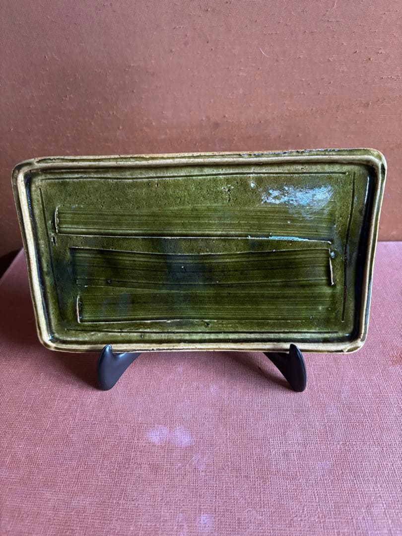 KATSU　人間国宝荒川た豊蔵作瀬戸唐津緑釉ヘラ板目文四ツ足長皿　検小十