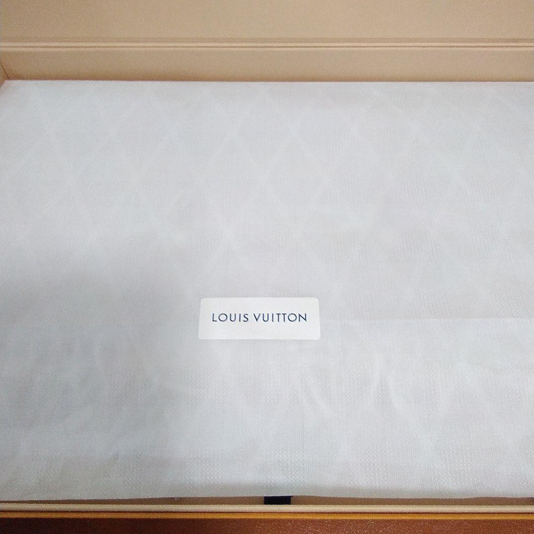 マイル　ルイヴィトン マフラー・LV エセンシャル