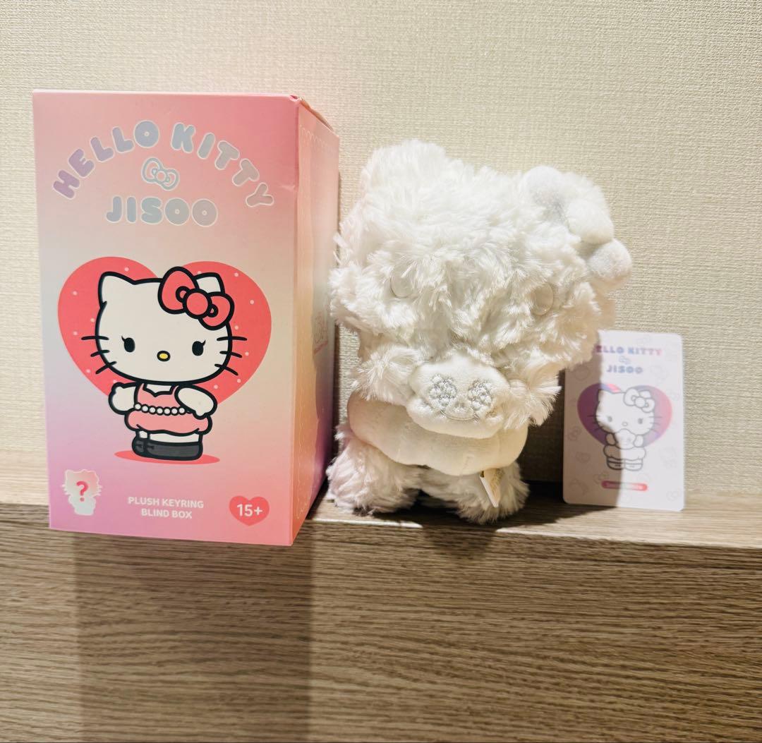 KITTY × JISOO キティ ジス ぬいぐるみ キーリング オールホワイト