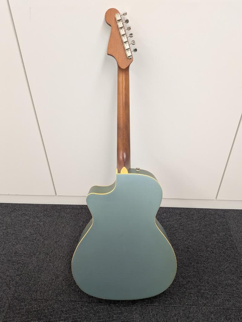 ギター Fender Newporter