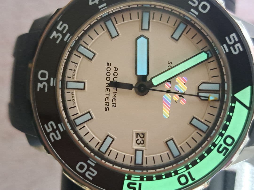 自動巻き腕時計　ラバーベルト