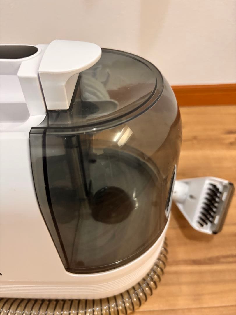 iRoom カーペットクリーナー　ホワイト