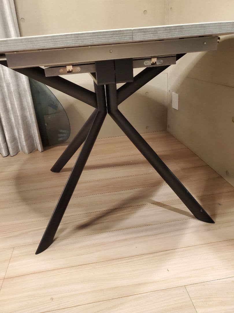 送料込み！　カリガリス　ジョーベ　calligaris giove テーブル