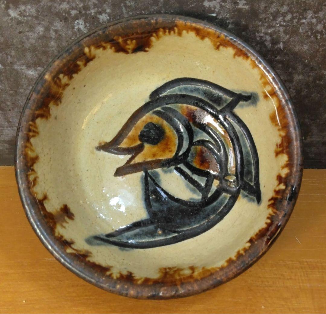 人間国宝 金城次郎 壷屋焼ぐい呑 栞 共箱 美品 大人気笑魚紋 やちむん 壺屋焼