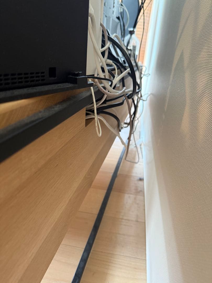 Ethnicraft Monolit TVボード オーク × ブラックスチール