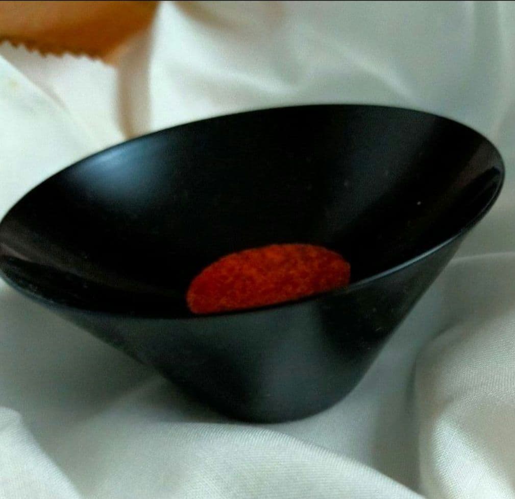 桐箱入り 蒔絵が施された漆器