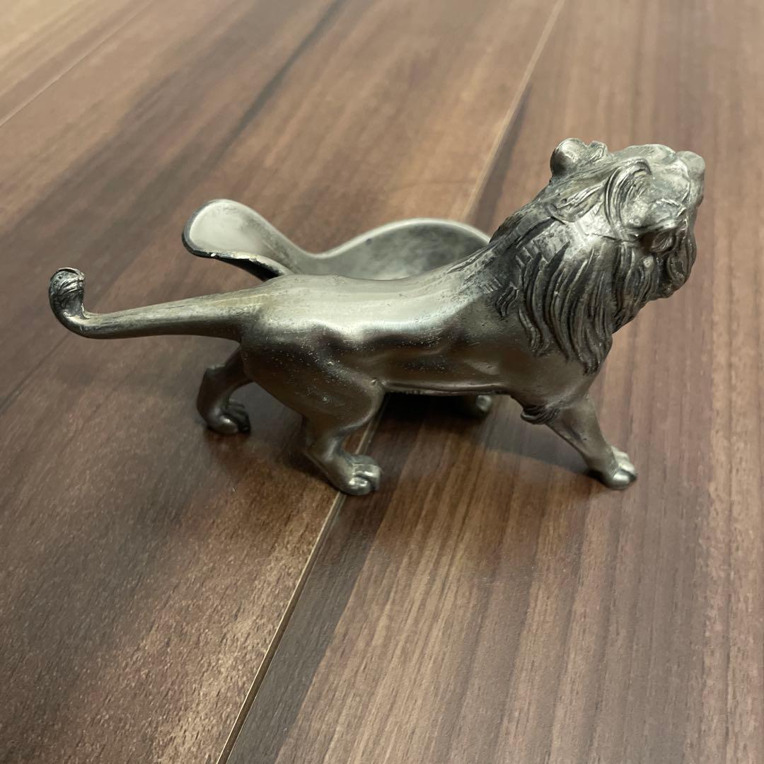 ライオン型金属　パイプ置き