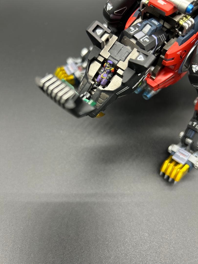 ゾイド　タカラトミー　リアライズ　セイバータイガー(シュバルツスペシャル)