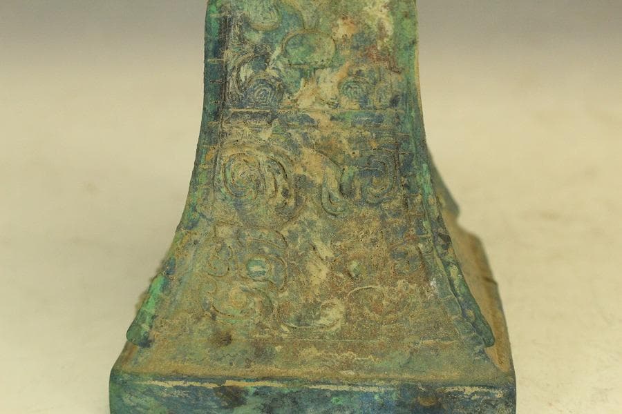 中国美術 青銅 饕餮紋 四方 尊瓶(HA508)