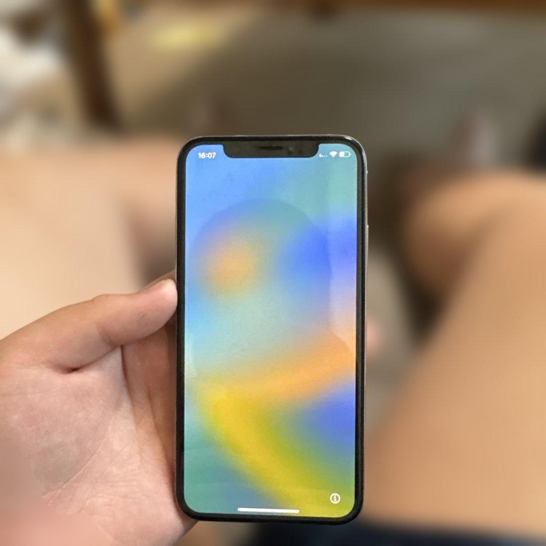 Apple iPhone Xs ジャンク シルバー 本体