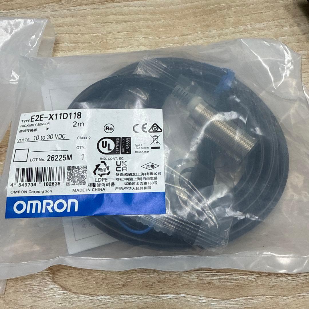 近接スイッチ omrom オムロン　E2E-X11D118 2m. 3個