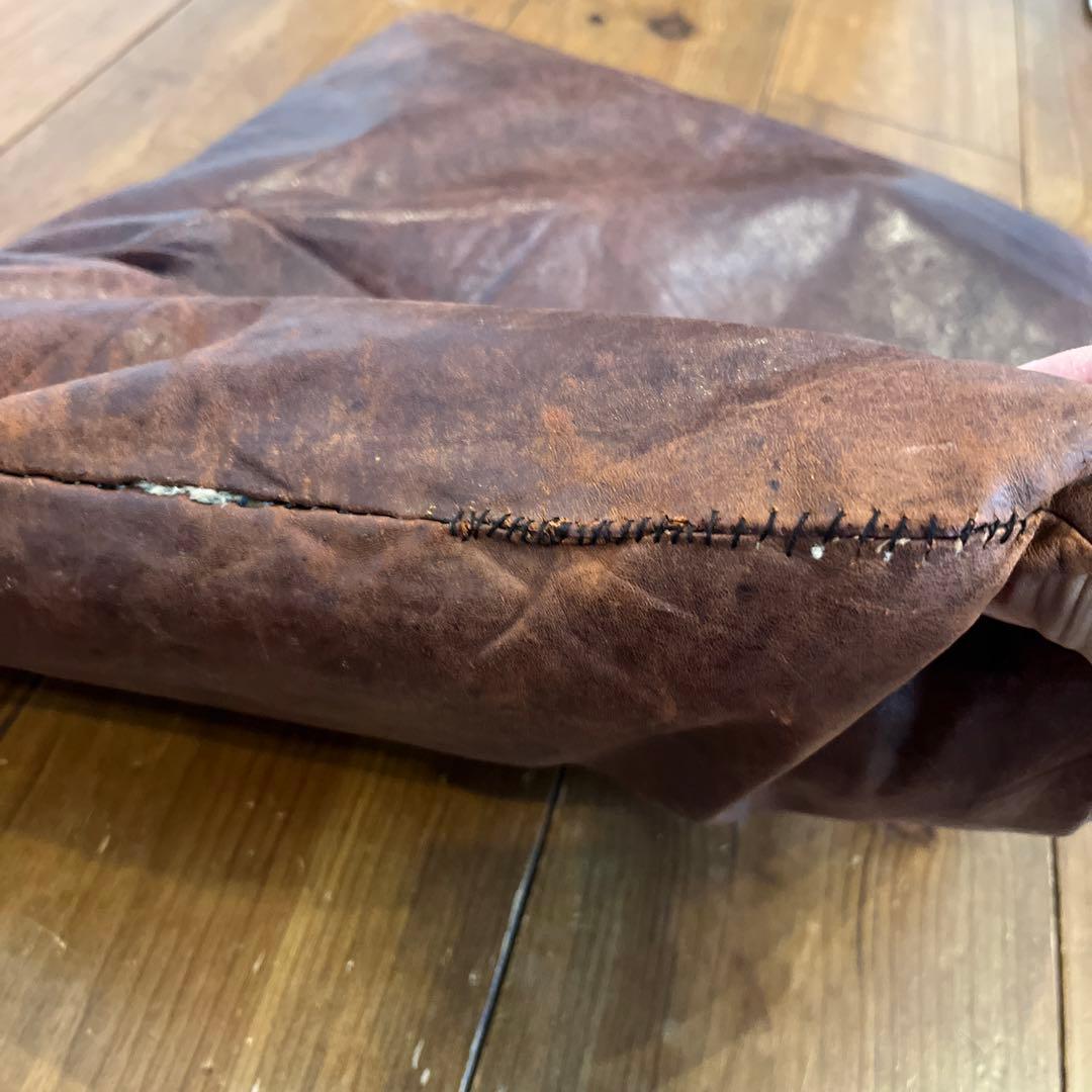 ヴィンテージ　レザークッション