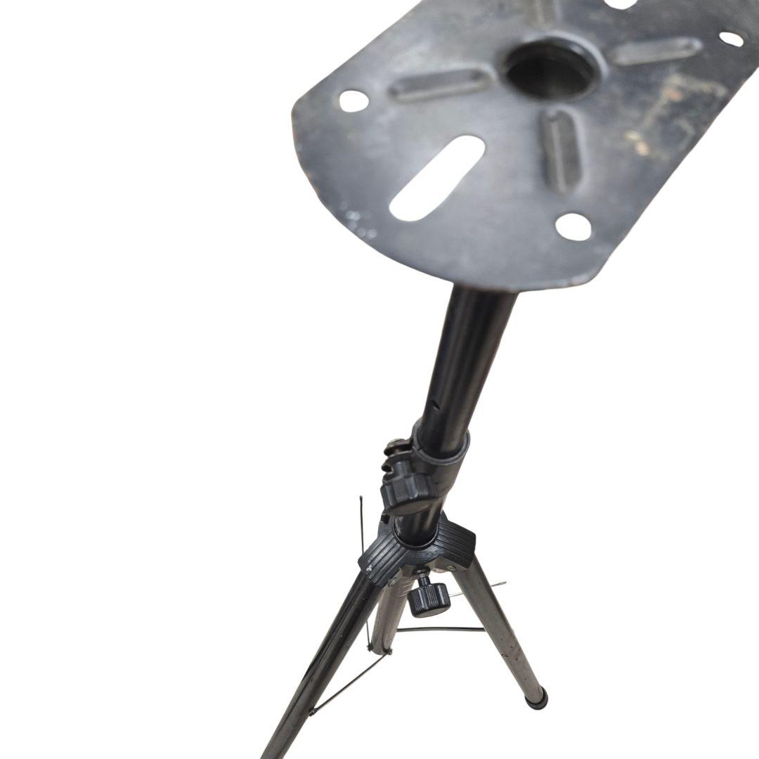 CLASSIC PRO スピーカースタンド2本 　高さ約2ｍ位まで上がります。