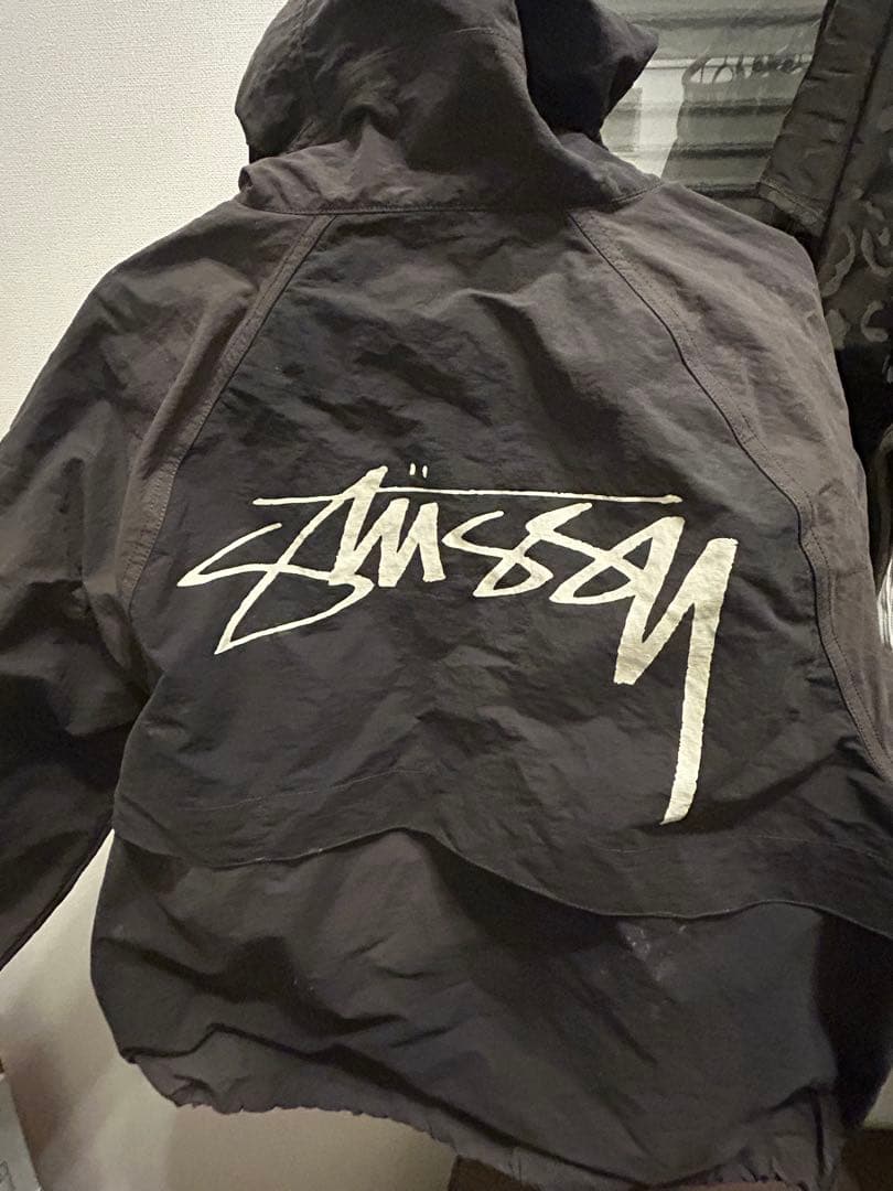 Stussyシェルジャケット