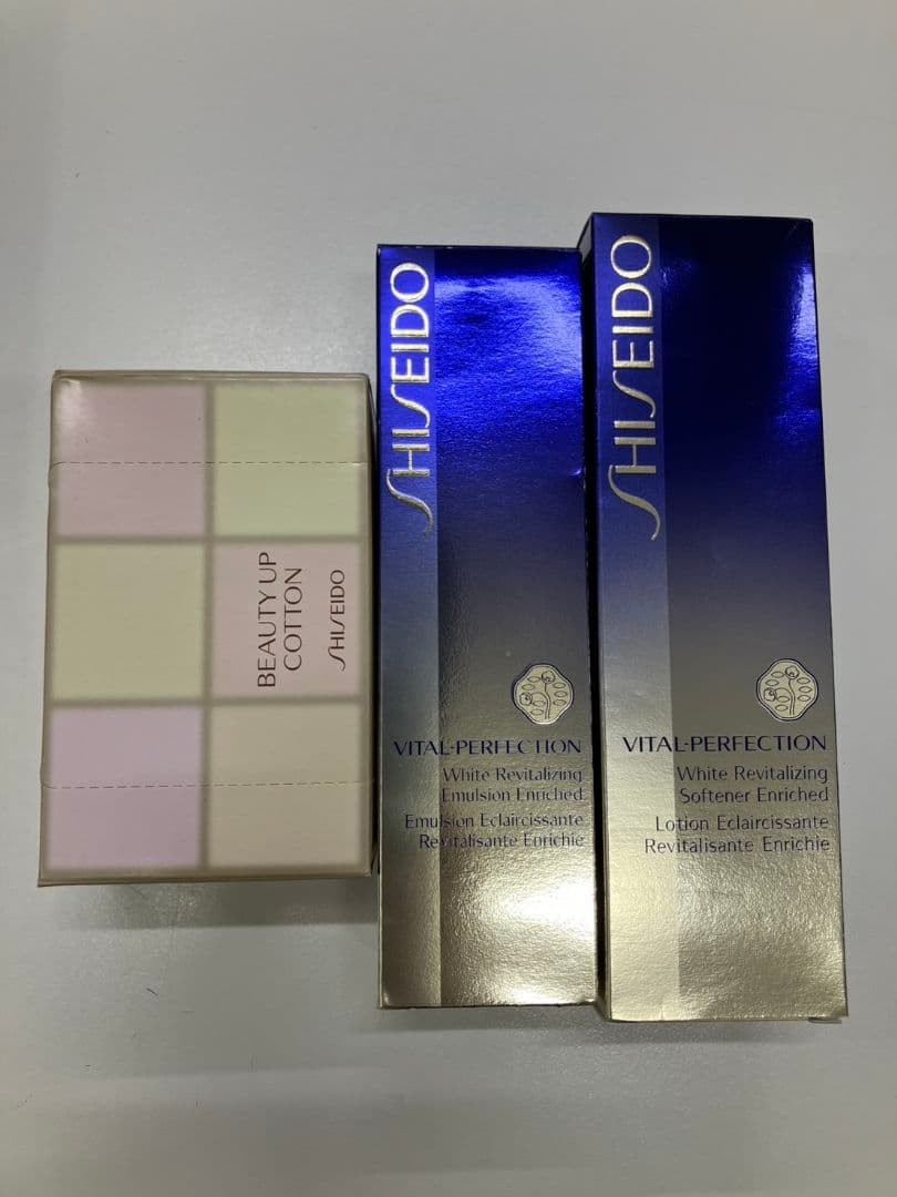 【資生堂　バイタルパーフェクション　ホワイトRV　エンリッチド】乳液＆化粧水