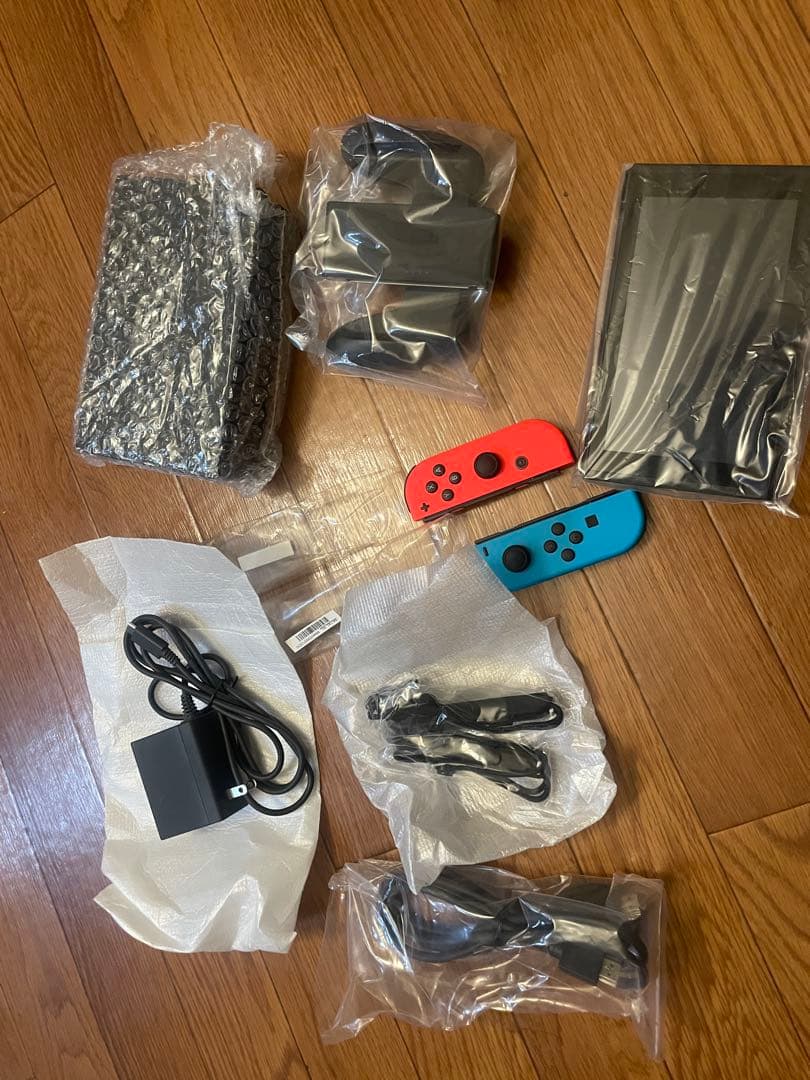 Nintendo Switch 本体 赤 青 Joy-Con付き