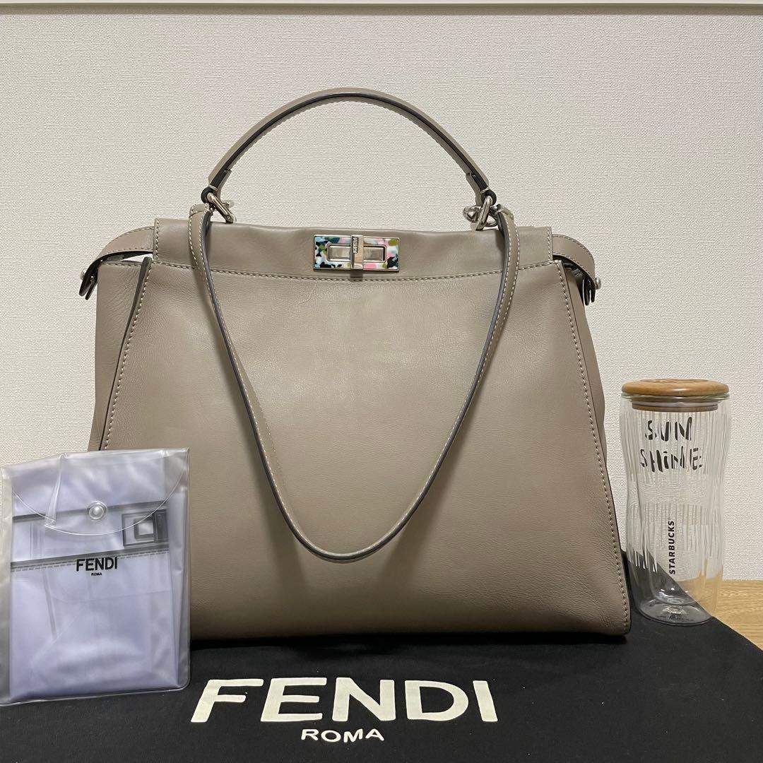 《極美品》FENDI（フェンディ ）レザー ハンドバッグ ベージュ系