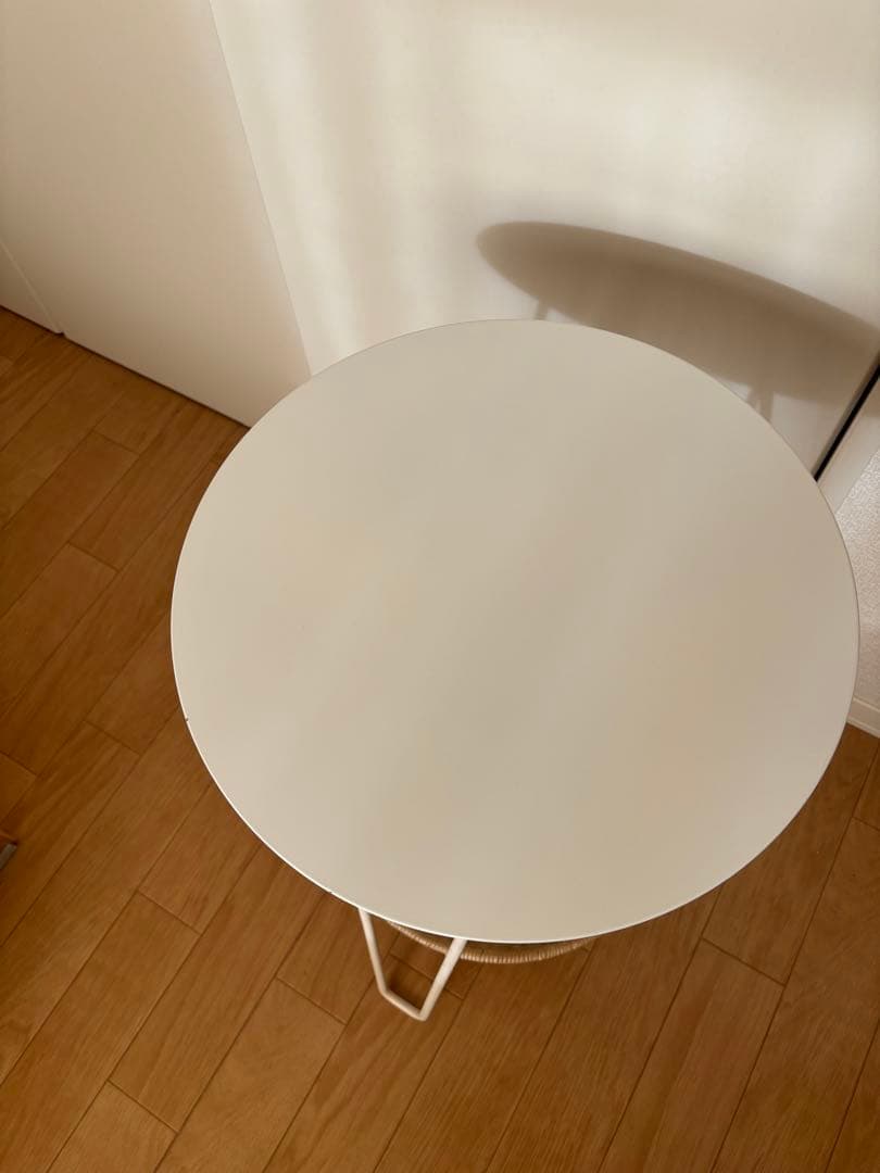 イデ― IDEE WALLABY SIDE TABLE White