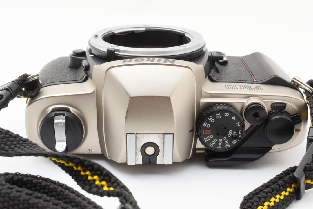 美品 ニコン FM-10　説明書付き　フィルムカメラ　モルト新品交換済 C969