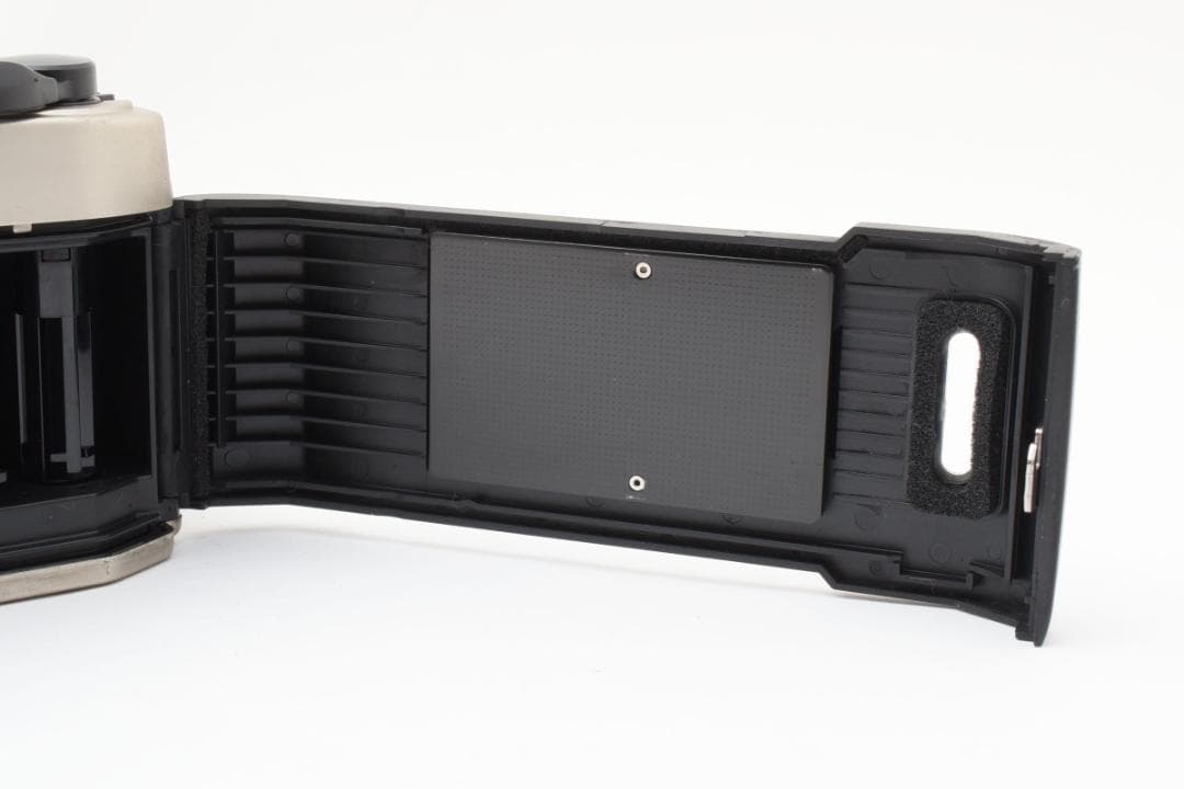 美品 ニコン FM-10　説明書付き　フィルムカメラ　モルト新品交換済 C969