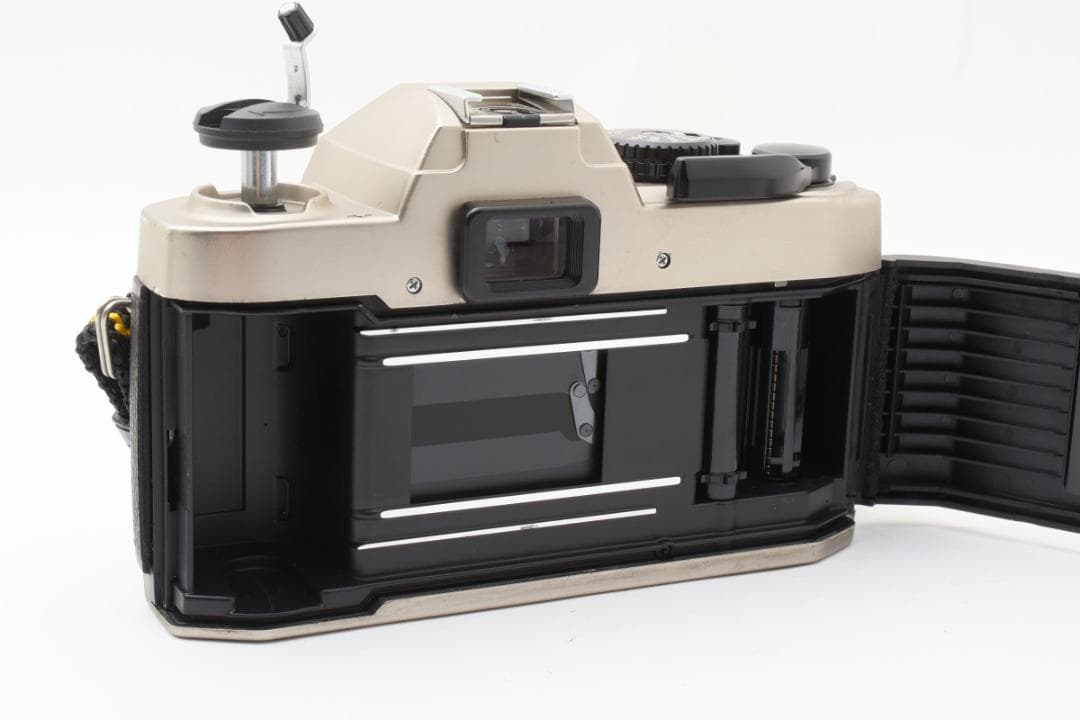 美品 ニコン FM-10　説明書付き　フィルムカメラ　モルト新品交換済 C969