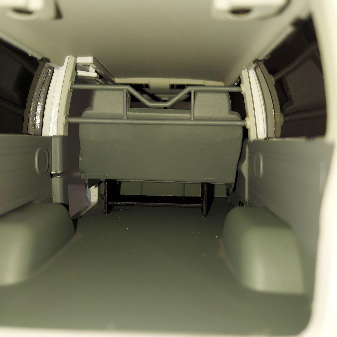 アオシマ DISM 1/24 トヨタハイエース100系バン スーパーGL後期型